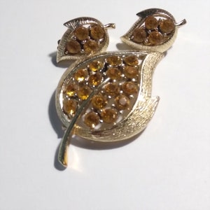 Vintage Gold Rhinestone Brooch Clip-On Earrings
