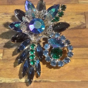 Vintage Blue Rhinestone Silvertone Brooch