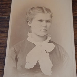 Antique 1800's Young Woman CDV La Crosse Wisconsin