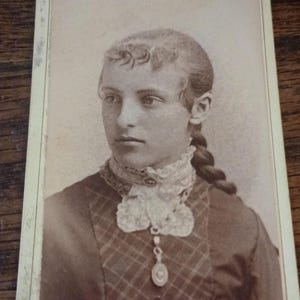 Antique 1800's Young Woman CDV Kendallville Indiana