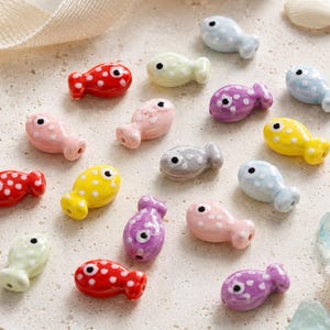 Para creadores de joyas: 5 cuentas de cerámica con forma de pez para manualidades marinas divertidas