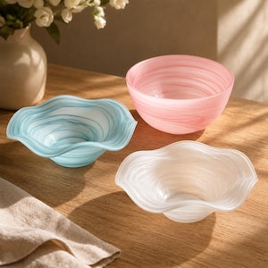 Wavy Marbled Serving Bowl, Translucent Fruit Bowl, Pastel Decorative Bowl, Modern Tableware, Unique Salad Bowl, Kitchen Decor