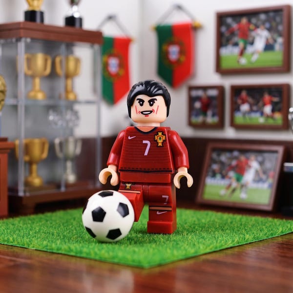 MOC Ronaldo 7 Figure, Lego-Compatible, World Cup Gift, Stocking Stuffer Star