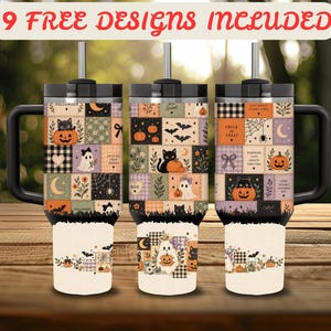 Puede incluir: Tres vasos de acero inoxidable con asa y pajita, con un diseño de patchwork de Halloween que incluye gatos negros, fantasmas, calabazas y murciélagos. El texto 9 FREE DESIGNS INCLUDED aparece arriba. La base es de color crema.