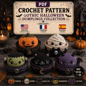 Può includere: Uno schema per uncinetto in PDF intitolato Gothic Halloween Dumplings Collection che presenta cinque personaggi amigurumi: una zucca arancione, una mummia beige, un mostro di Frankenstein verde, un gatto nero e un pipistrello viola.