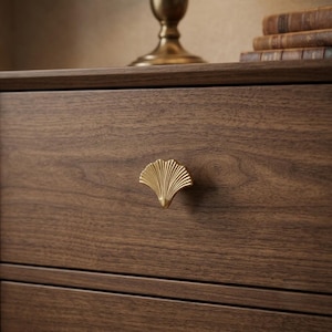 Messing kastknop met ginkgobladmotief, vintage gouden ladeknop, botanische meubelgreep, antiek messing kastbeslag