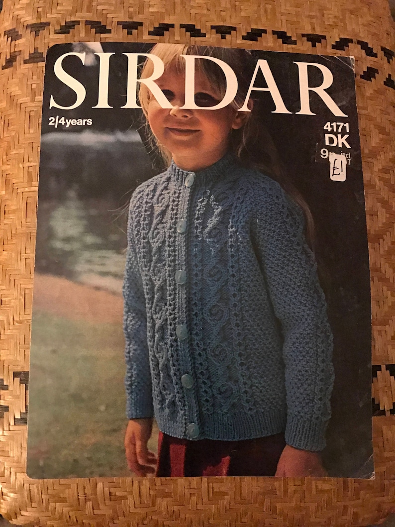 Patons Country Arans for the family Knitting pattern Book 375