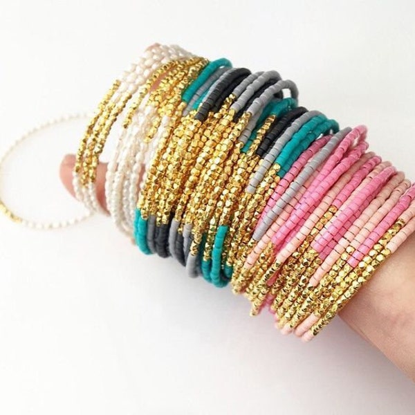 Strandarmband | Zaad kralen armband | Sierlijke regenboogarmband | Stapelarmband | Vriendschapsarmband | Kleurrijke armband | Boho-armband