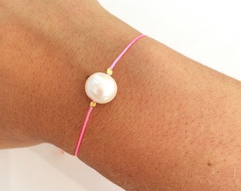 Neon Perlenarmband, zierliches verstellbares Süßwasserperlen Armband, Minimalistisches Armband, Armband für jeden Tag