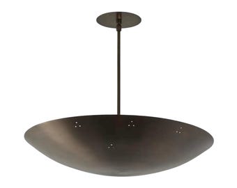 Lustre moderno de latão com 6 lâmpadas, estilo meados do século XX, minimalista, feito à mão.