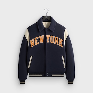 Kith New York Knicks Collegejacke, marineblaue Wollbomberjacke mit orangefarbenem, gesticktem Logo, NBA Basketball Letterman Jacke, Streetwear-Oberbekleidung