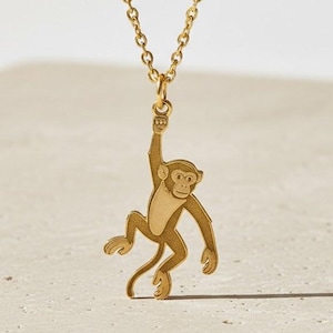 Ciondolo a forma di scimmia in argento sterling placcato oro, ciondolo giocoso, incisione personalizzata