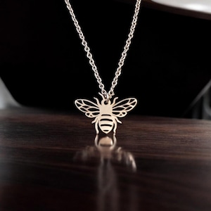 Brushed 925 Sterling Silver Bee Pendant – 20x20 mm Handcrafted Nature-Inspired Jewelry
