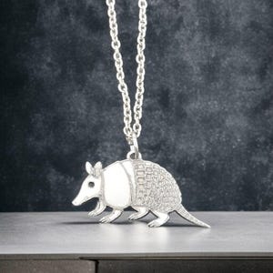 Echt Silber Armadillo Anhänger - Einzigartiges Natur-inspiriertes Tier Schmuck Geschenk - 925er Silber Armadillo Charm