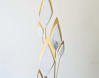 Sculpturale, intelligente vloerlamp geïnspireerd door de natuur.