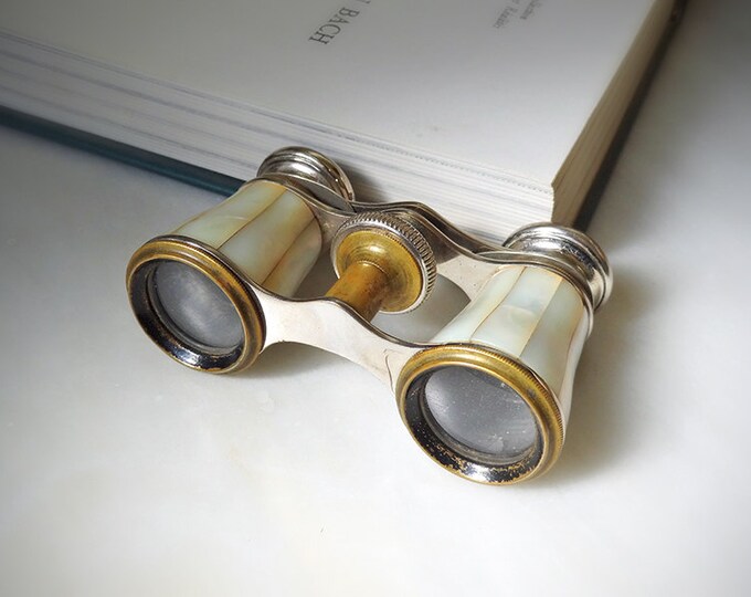 Antique Binoculars Theater Opera Ladie's Glasses Mother of Pearl