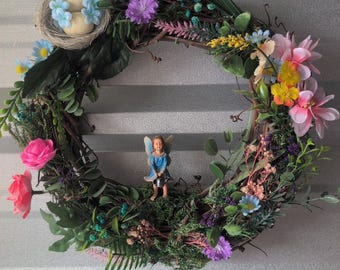 Ghirlanda fatata con nido di campanule / Decorazione boschiva fatta a mano con muschio / Decorazione da parete in stile cottagecore