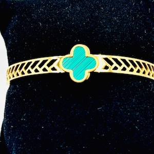 Turquoise Clover Brass Bracelet, Gold Tone Open Cuff Bangle, Boho Statement Jewelry, Handmade Gift for Women, Elegant Everyday Bracelet