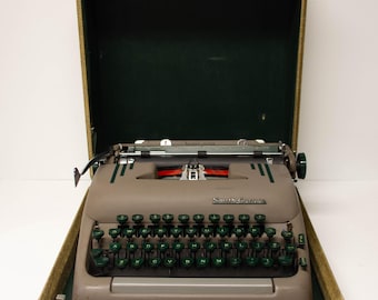 1954 Smith Corona Silent Super Typewriter, Green Keys, Working Condition (Original Case)