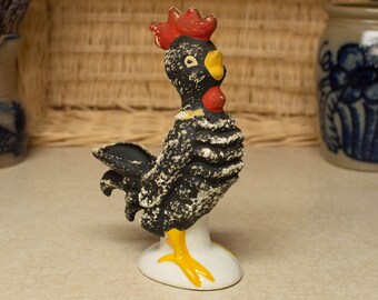 Primitive Chalkware Chicken 2\u201d white on nest