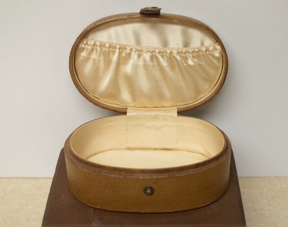 Leather Covered Jewelry or Trinket Box Dresser To… - image 1