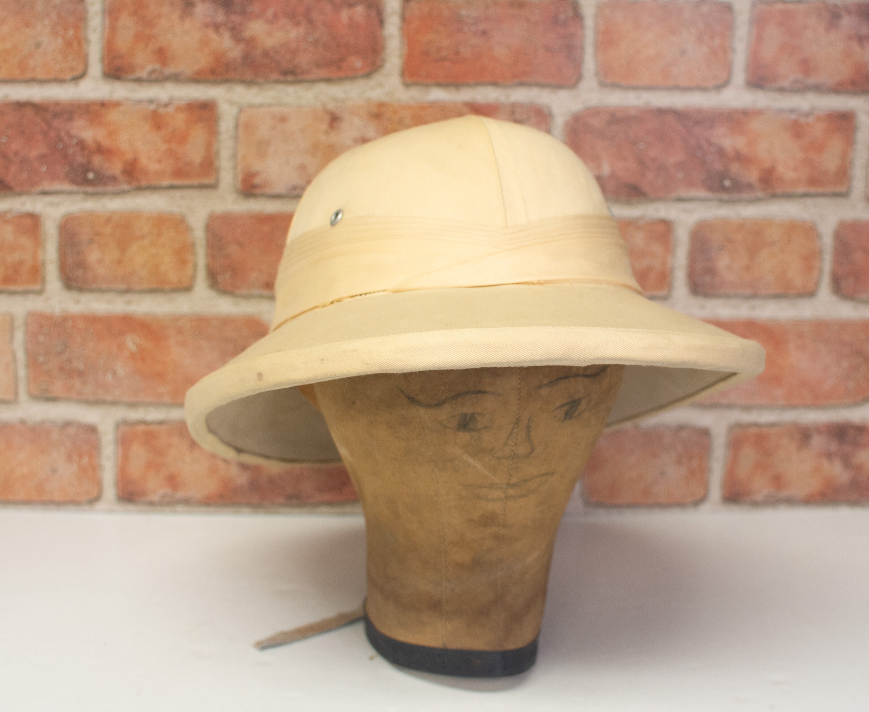 Vintage Classic Colonial Safari Hat Pith Helmet Khaki Tan Cotton
