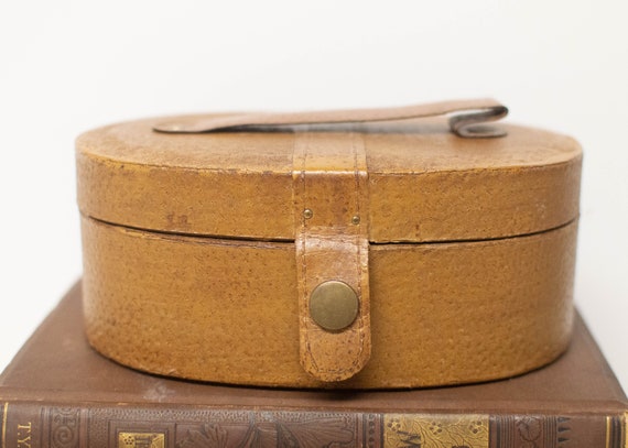 Leather Covered Jewelry or Trinket Box Dresser To… - image 2