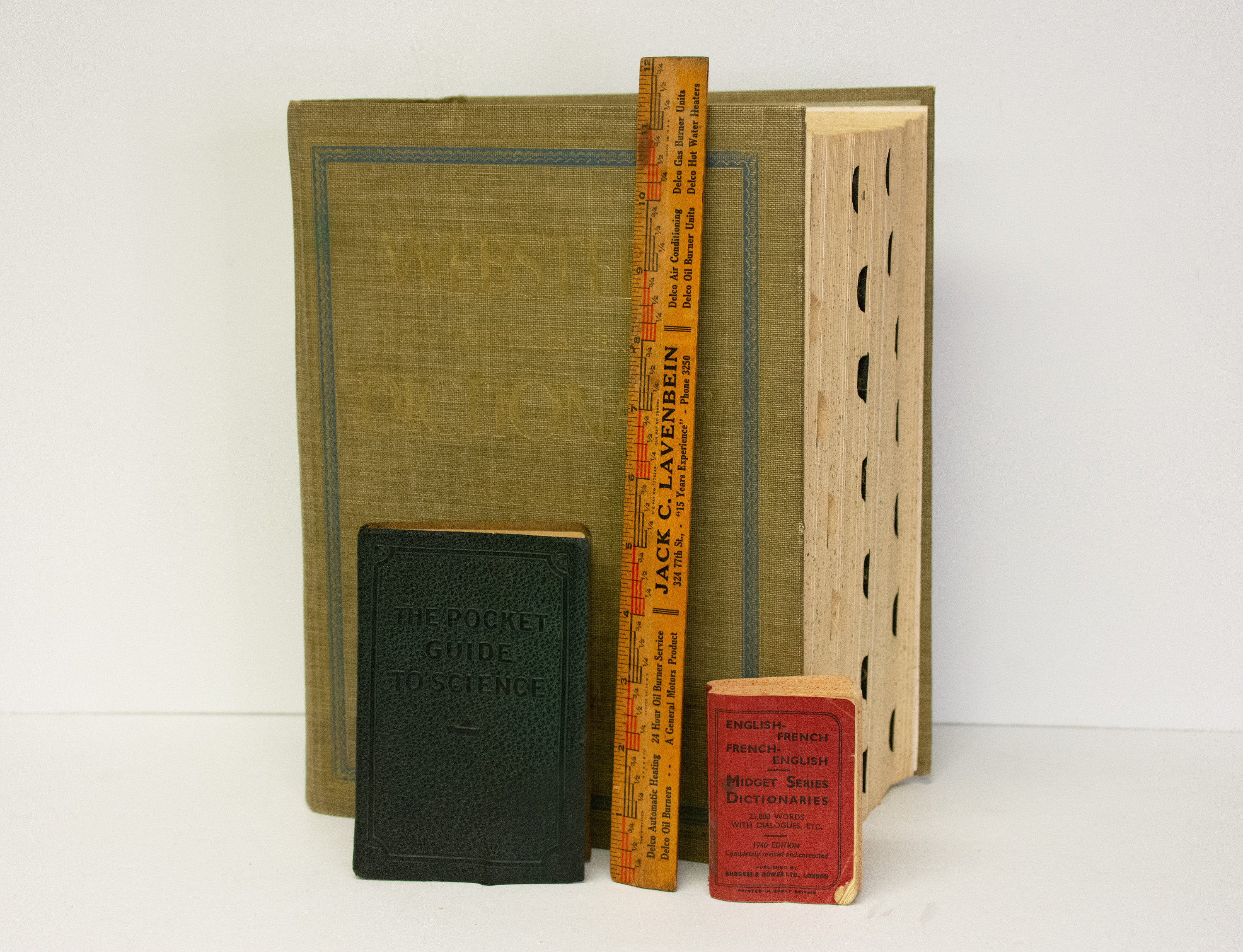 Vintage Midget Series Dictionary English French WWII Pocket