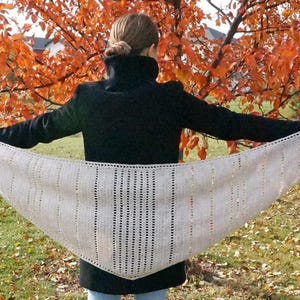 Tia Triangular Shawl/Scarf, triangular scarf, crochet shawl, scarf, lace shawl, lace scarf, crochet scarf pattern, crochet shawl pattern