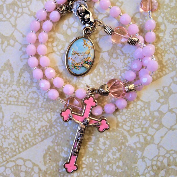 Baby Girl Commemorative Christening Baptism Rosary/Lily of Peace