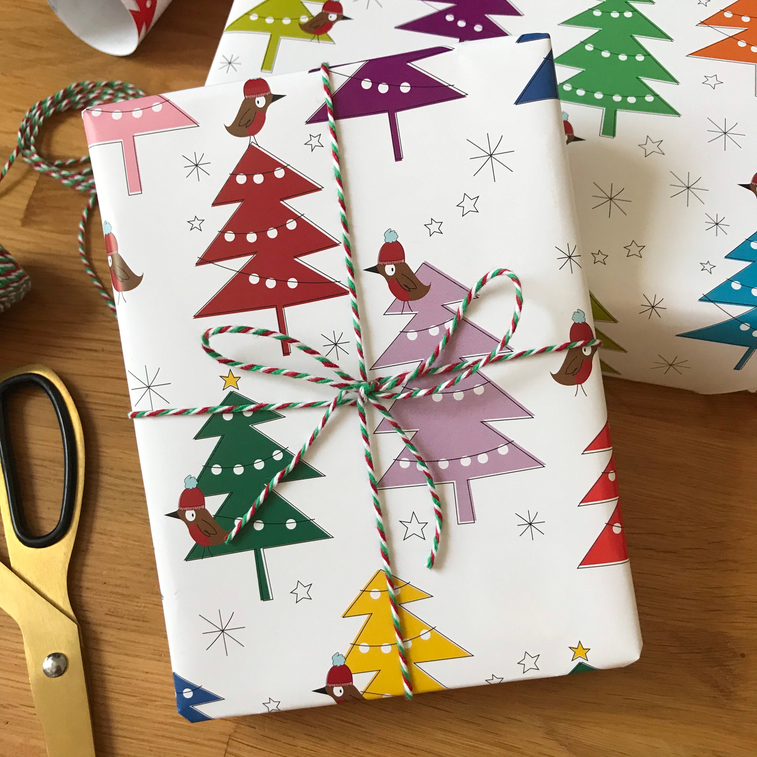 Discover Robins And Christmas Trees Christmas Wrapping Paper