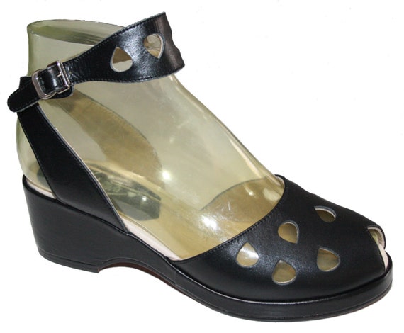 black wedge sandals size 5