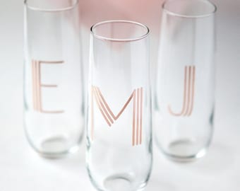 Monogramm Toasting Flute, Sei mein Brautjungfer Vorschlag, Champagner Flöten, Trauzeugin Geschenk, benutzerdefinierte Brautparty Geschenke, Hochzeit Toast