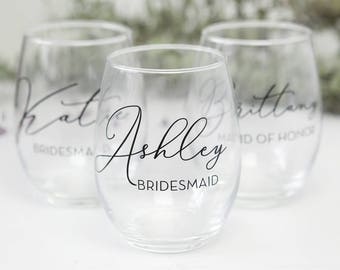 Script Personalized Wine Glass, Bridesmaid Gift, Bridal Party Favor