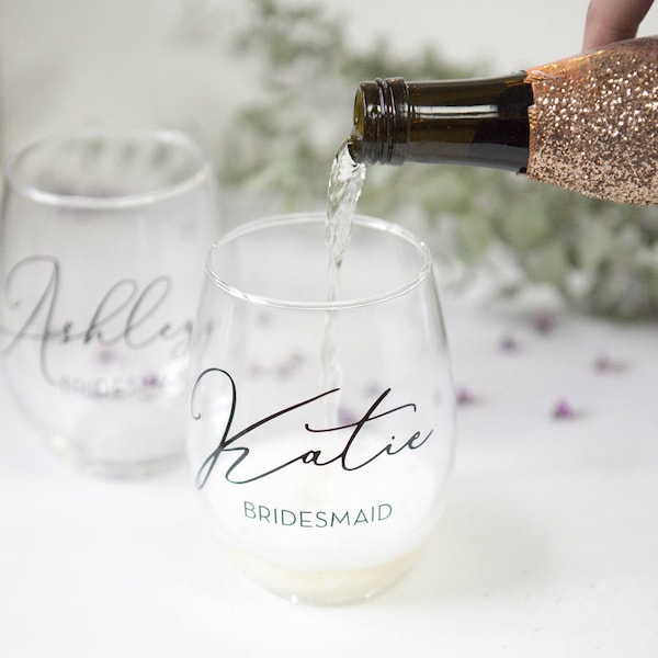 Script Personalized Wine Glasses, Bridesmaid Gifts, Custom, Bridesmaid Glass, Bridal Party Gifts, Wedding Toast,Wedding Morning,Engraved