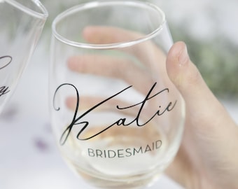Script Personalized Wine Glasses, Bridesmaid Gifts, Custom Glass, Bridesmaid Glass, Bridal Party Gifts, Wedding Toast, Wedding Morning