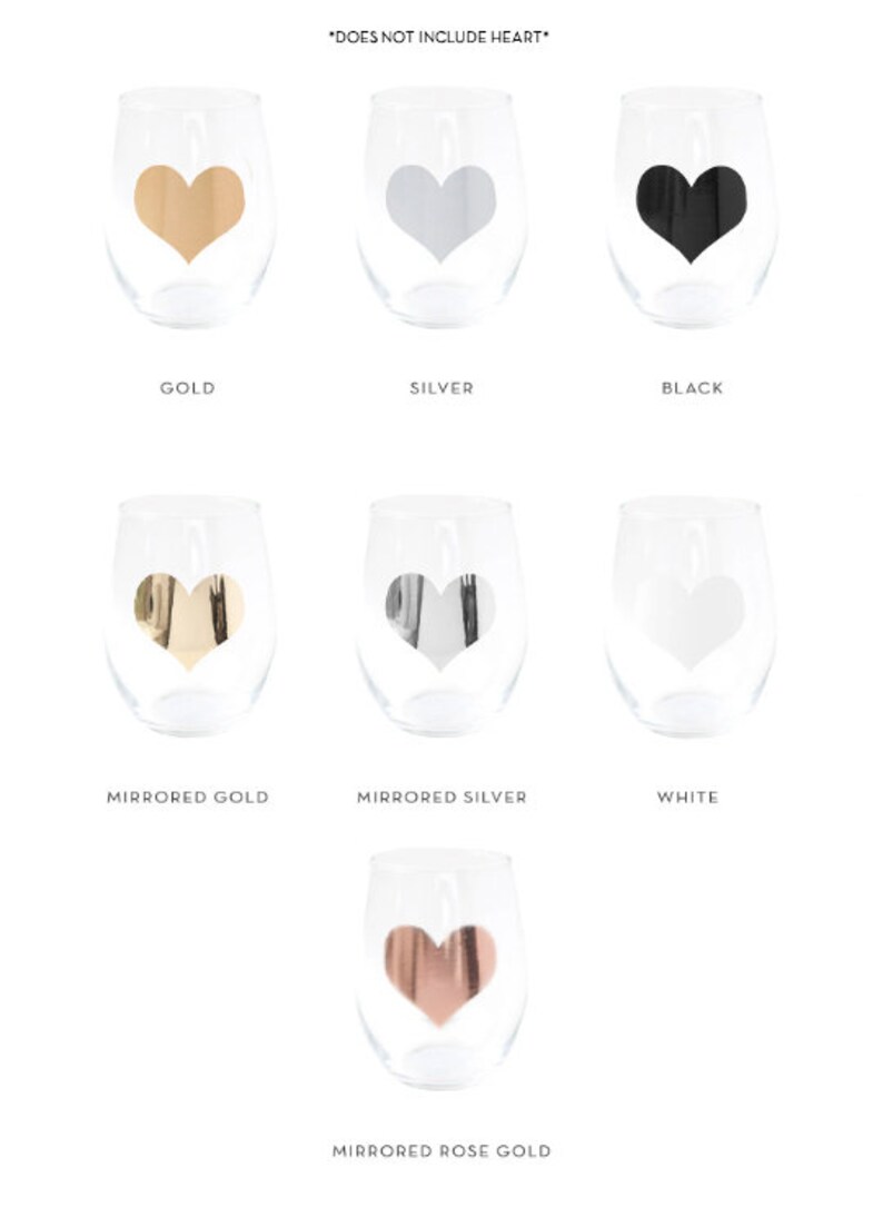 Puede incluir: Conjunto de siete copas de vino con dise&ntilde;os en forma de coraz&oacute;n. Las copas son transparentes y tienen un dise&ntilde;o de coraz&oacute;n en oro, plata, negro, oro espejado, plata espejada, blanco y oro rosa espejado.