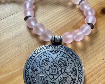 Pretty Pale Pink Floral necklace