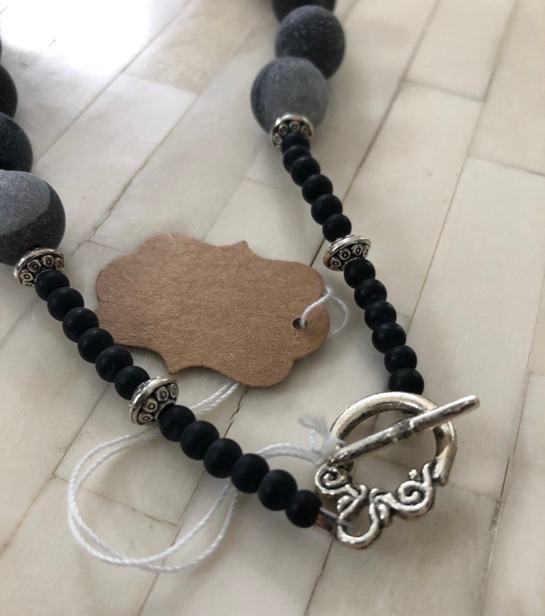 Black Daisy Stone Necklace