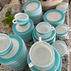 100pcs Vintage Corning Pyrex Milk Glass Dishes Turquoise 100+ Pieces