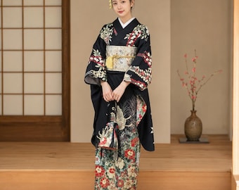 Kimono Yukata japonés para mujer – Vestido túnica floral tradicional – Elegante atuendo de noche y para fotografía de inspiración japonesa.