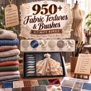 Op de afbeelding: Een digitaal pakket van 950+ stoftexturen en penselen met een tablet waarop een jurkillustratie staat, een stapel diverse stofstalen en een bord met categorieën zoals linnen, denim, katoen, canvas, wol en zijde texturen.