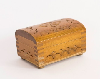 Vintage Wooden Hand Carved Jewelry Box, Trinket, 70s Vintage Accessories