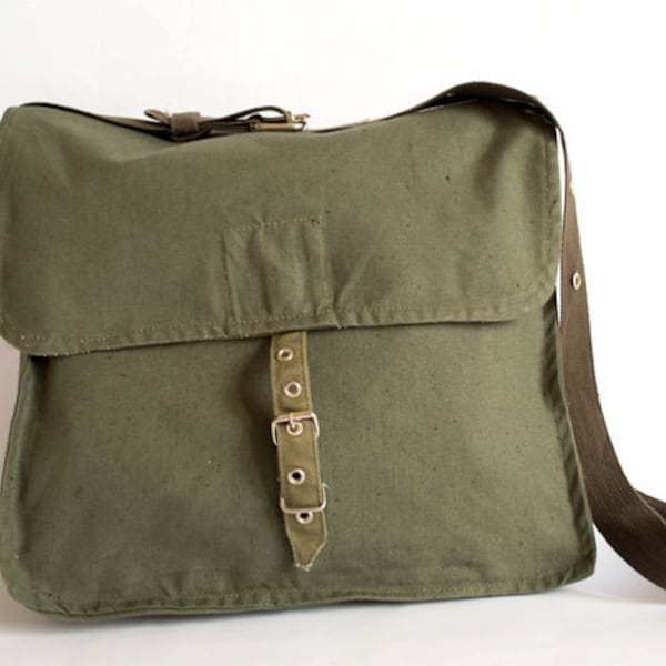 Vintage Military Bag, Army Bag, Green Canvas Messenger Bag, Crossbody Bag, School Bag, Unisex Bag, Military Surplus Bag
