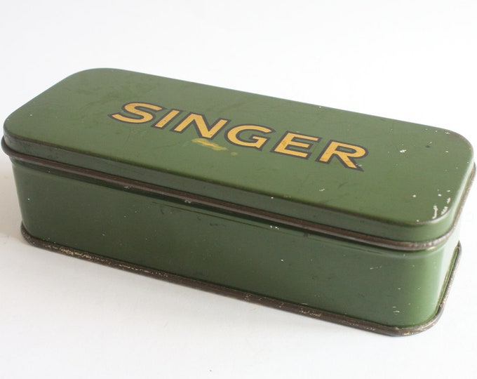 Singer Sewing Machine Tin Box With Accessories, Vintage Attachments in