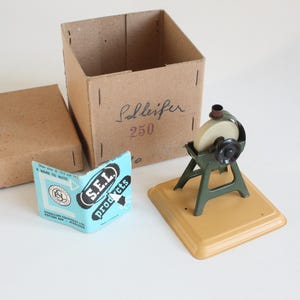 Grinder for Steam Engines, Vintage SEL Grinder Model, Miniature Steam Engines Grinder. Made in England 1940&#39;s