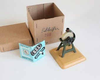 Młynek do silników parowych, zabytkowy model młynka SEL, miniaturowy młynek do silników parowych. Wyprodukowany w Anglii w latach 40. XX wieku
