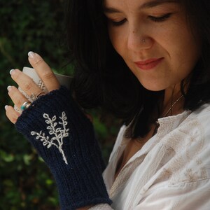 Crochet Wrist Warmers Easy Crochet Pattern Crochet Gloves Fingerless Gloves Crochet Pattern Crochet Crochet Mittens Gloves image 2