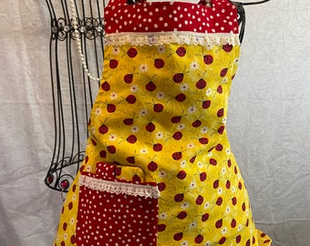 Reversible Girls Apron in Adorable Ladybug design. Enjoy those baking parties with your special little Miss