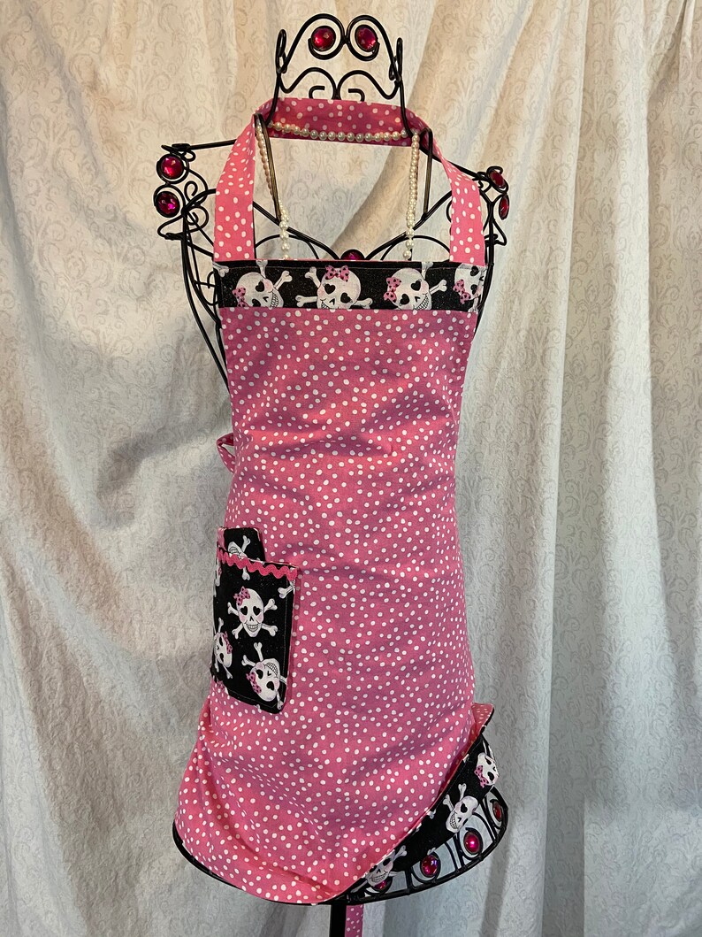 Reversible Apron in Sparkly Skulls with Sassy Pink Bows, and Pink Polka Dots. Hot and Sweet for those wild nights in the kitchen... image 2